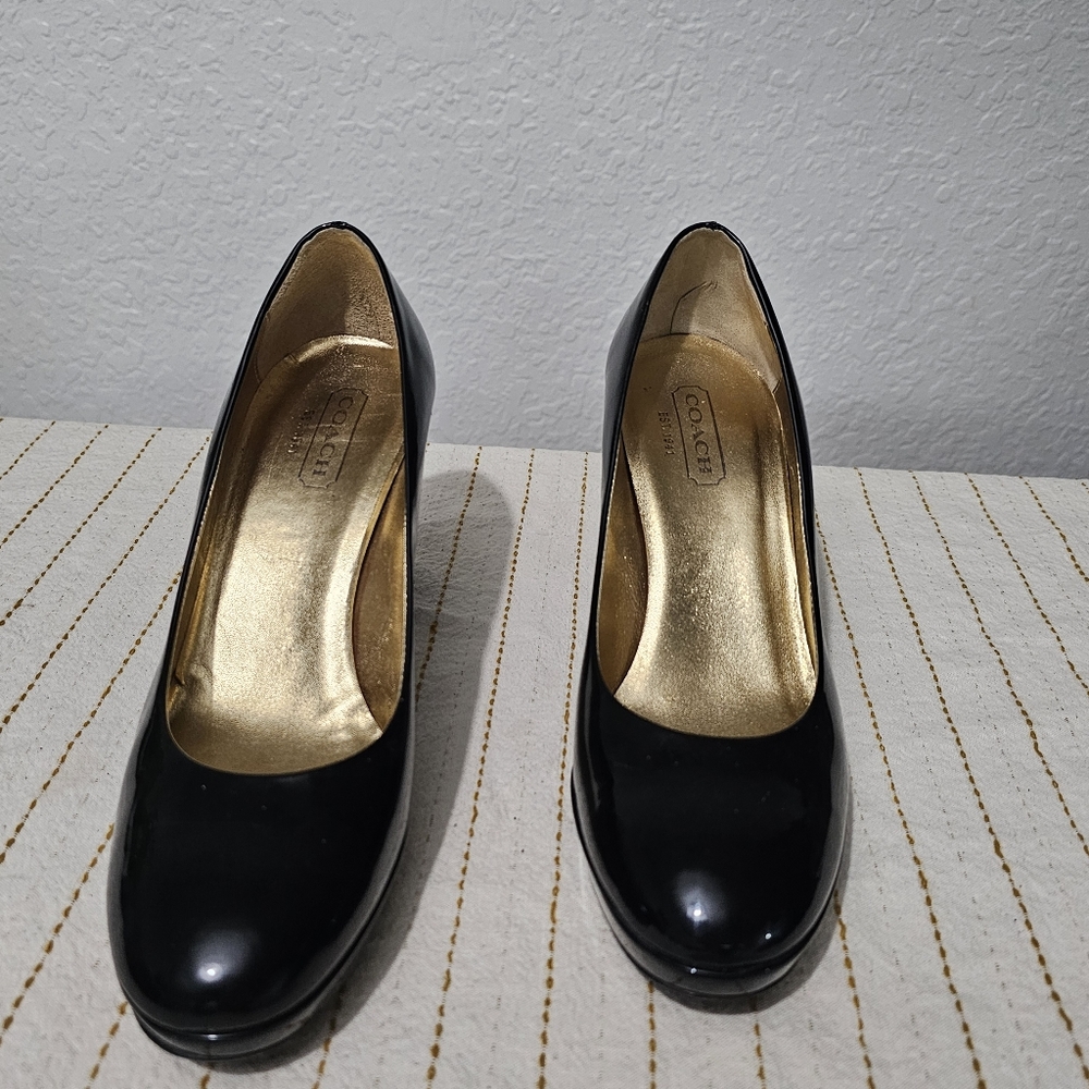 COACH Black Patent pumps - Picture 4 of 10